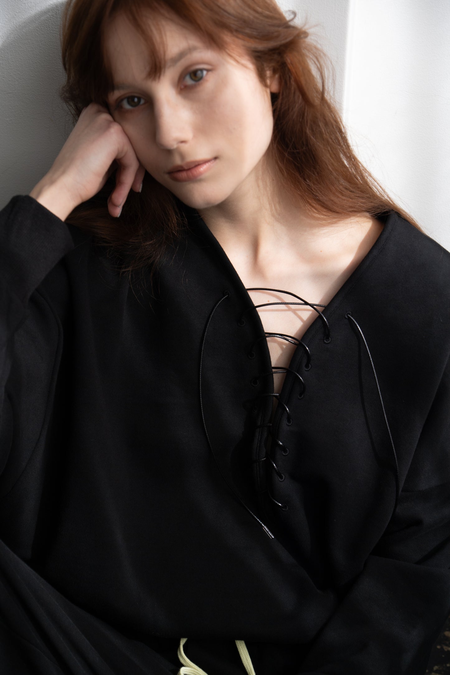 LACE UP SWEAT TOPS (BLACK)