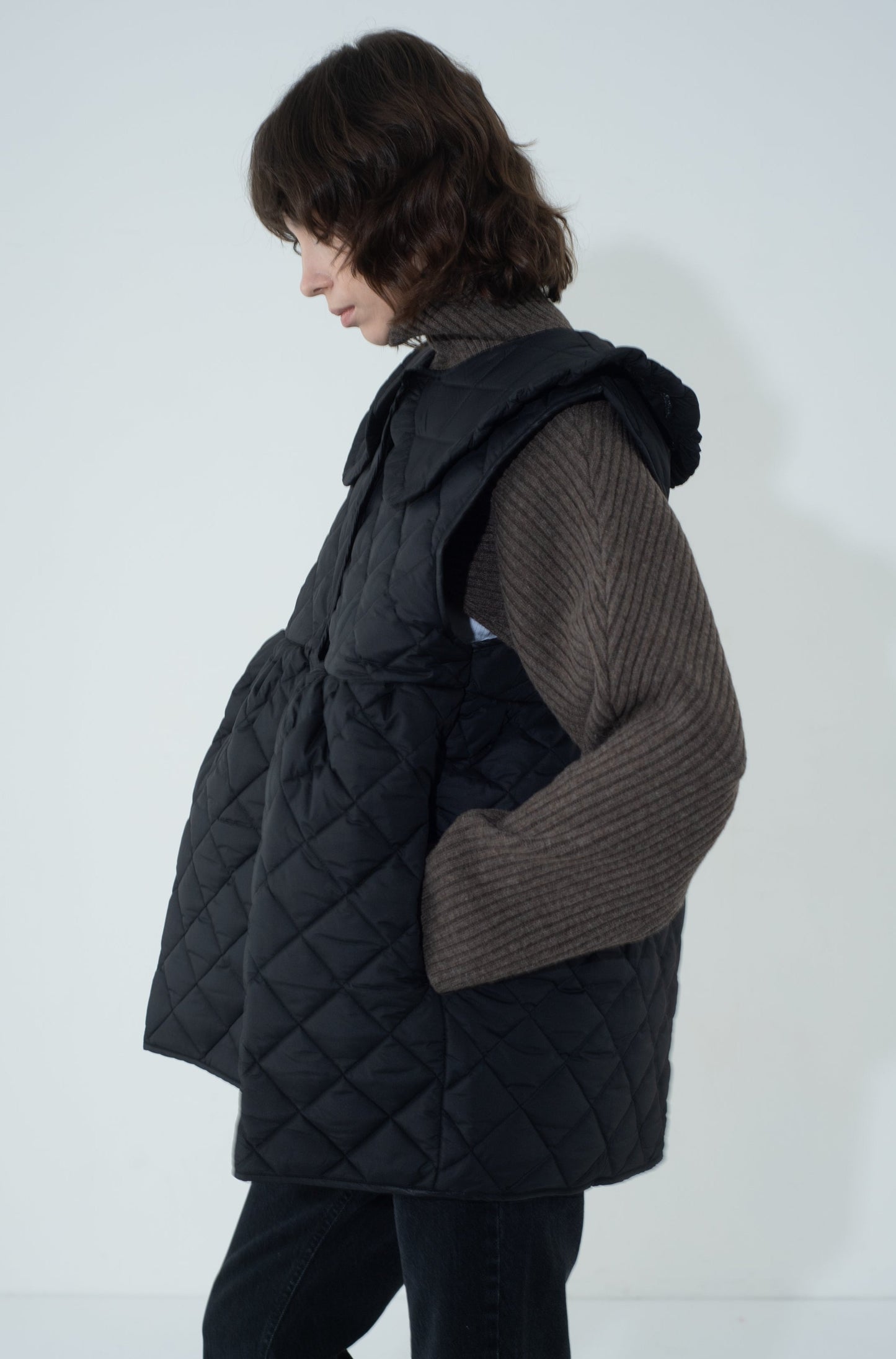 QUILTING FRILL VEST