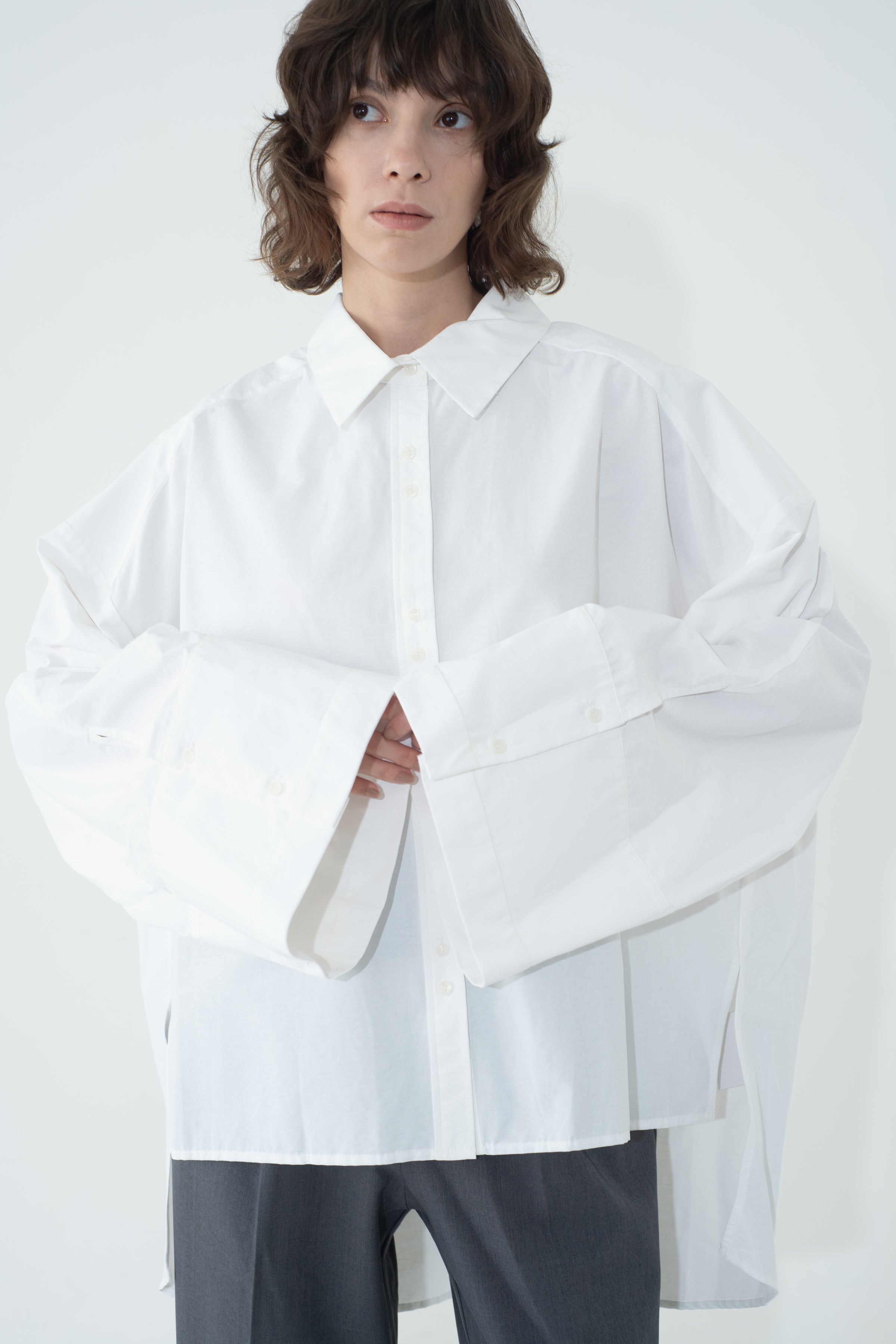 2WAY SLEEVE OVER SH (WHITE) – MAMU ONLINE STORE