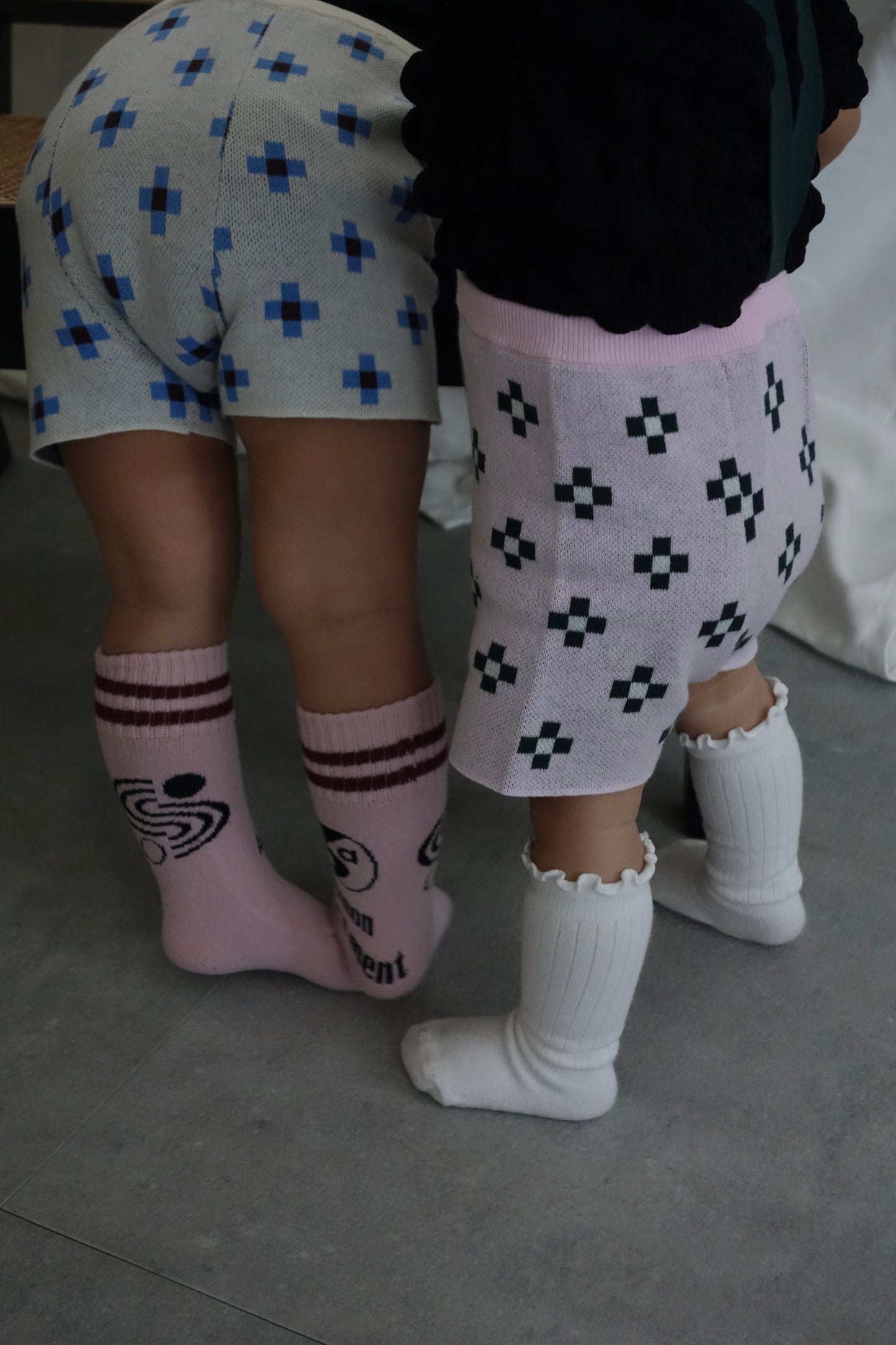 FLOWER TILE SHORT PANTS