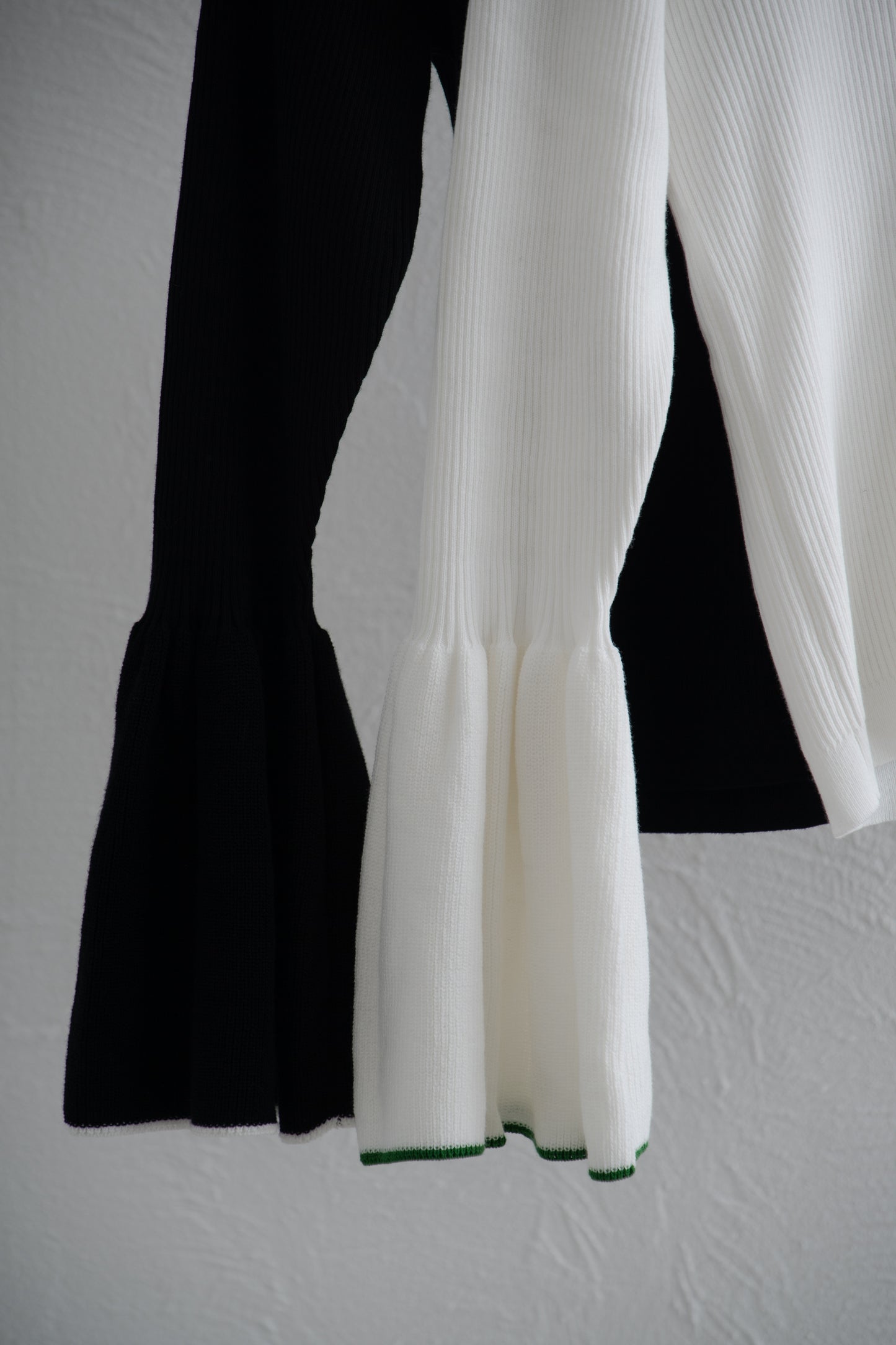 FLARE RIB KNIT