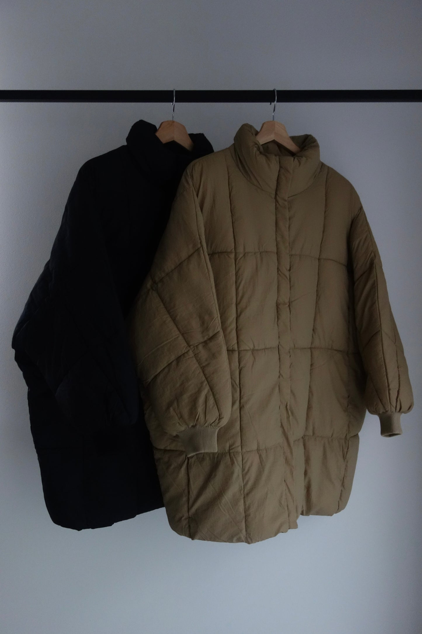 予約 / PADDING MIDI COAT