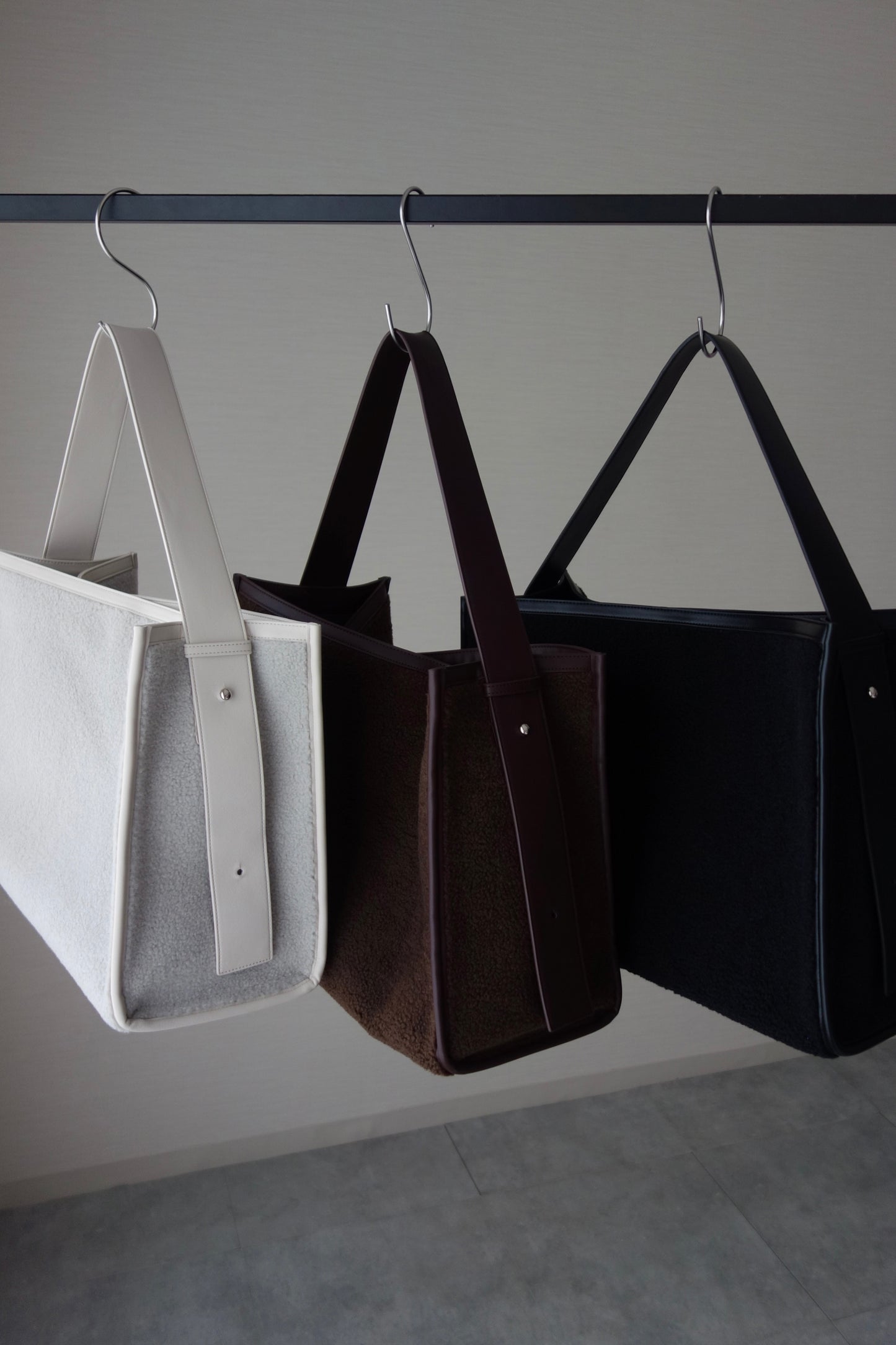 LEATHER BOA TOTE