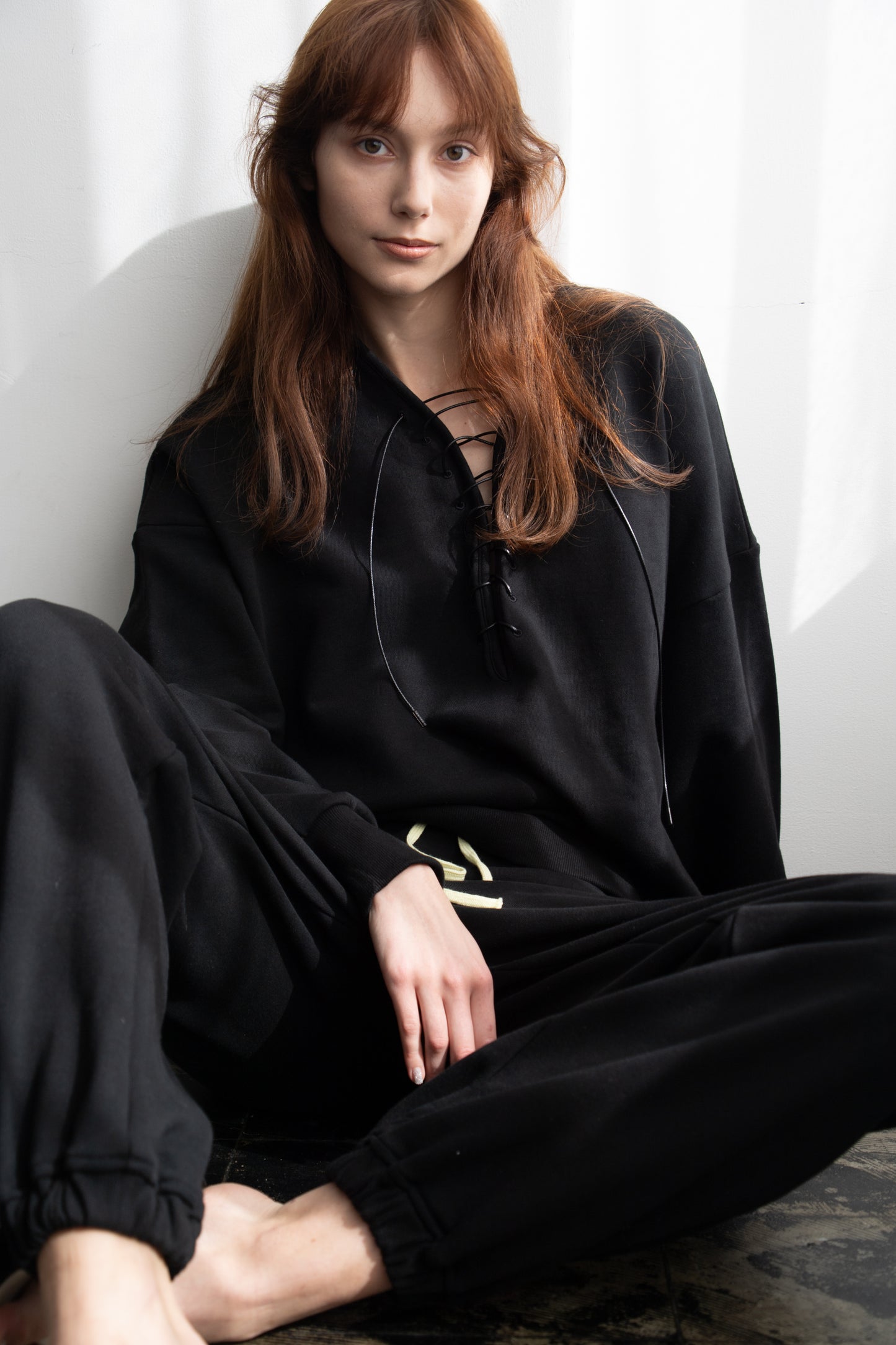 LACE UP SWEAT TOPS (BLACK)