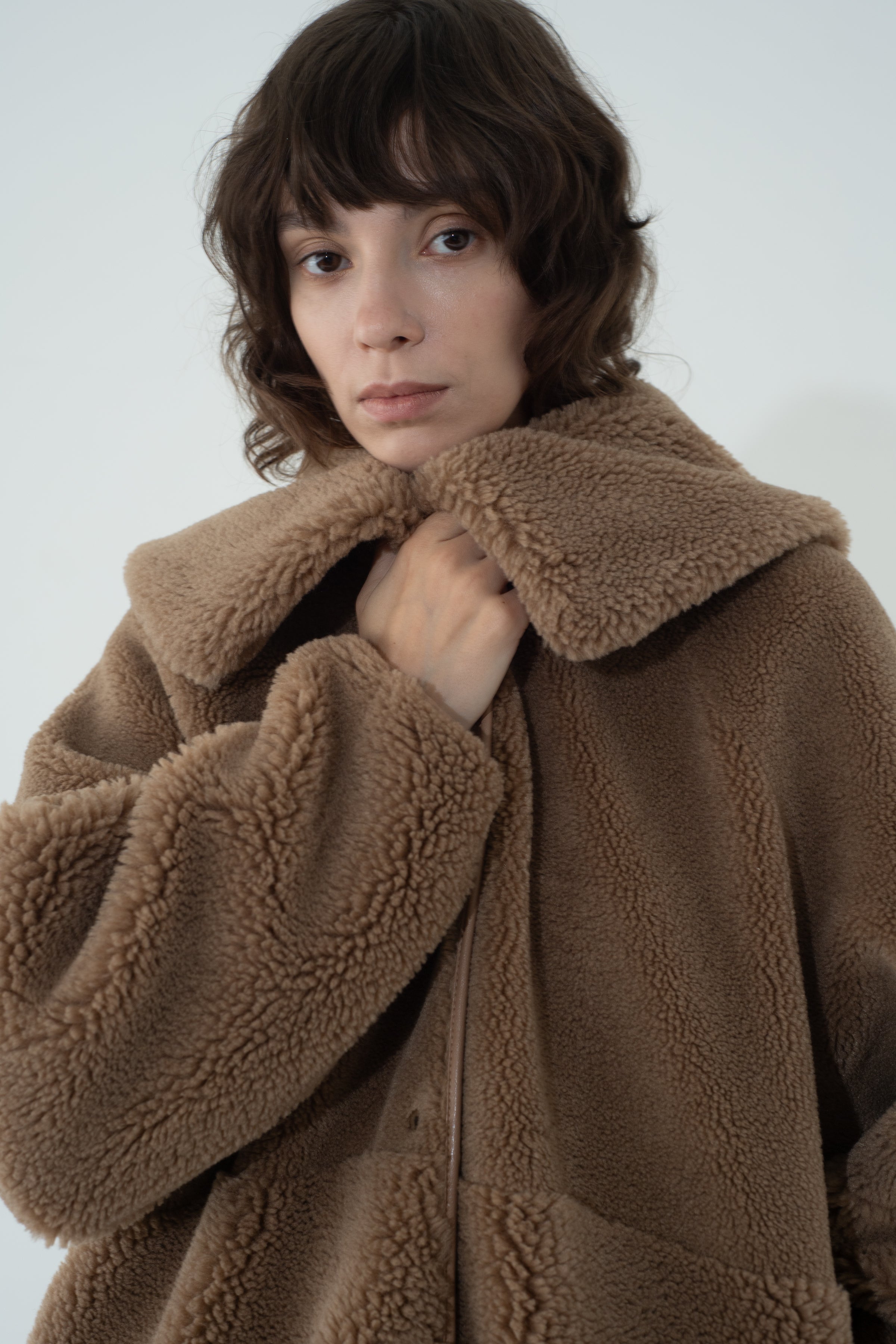 BOA COLLAR COAT (BORDEAUX) – MAMU