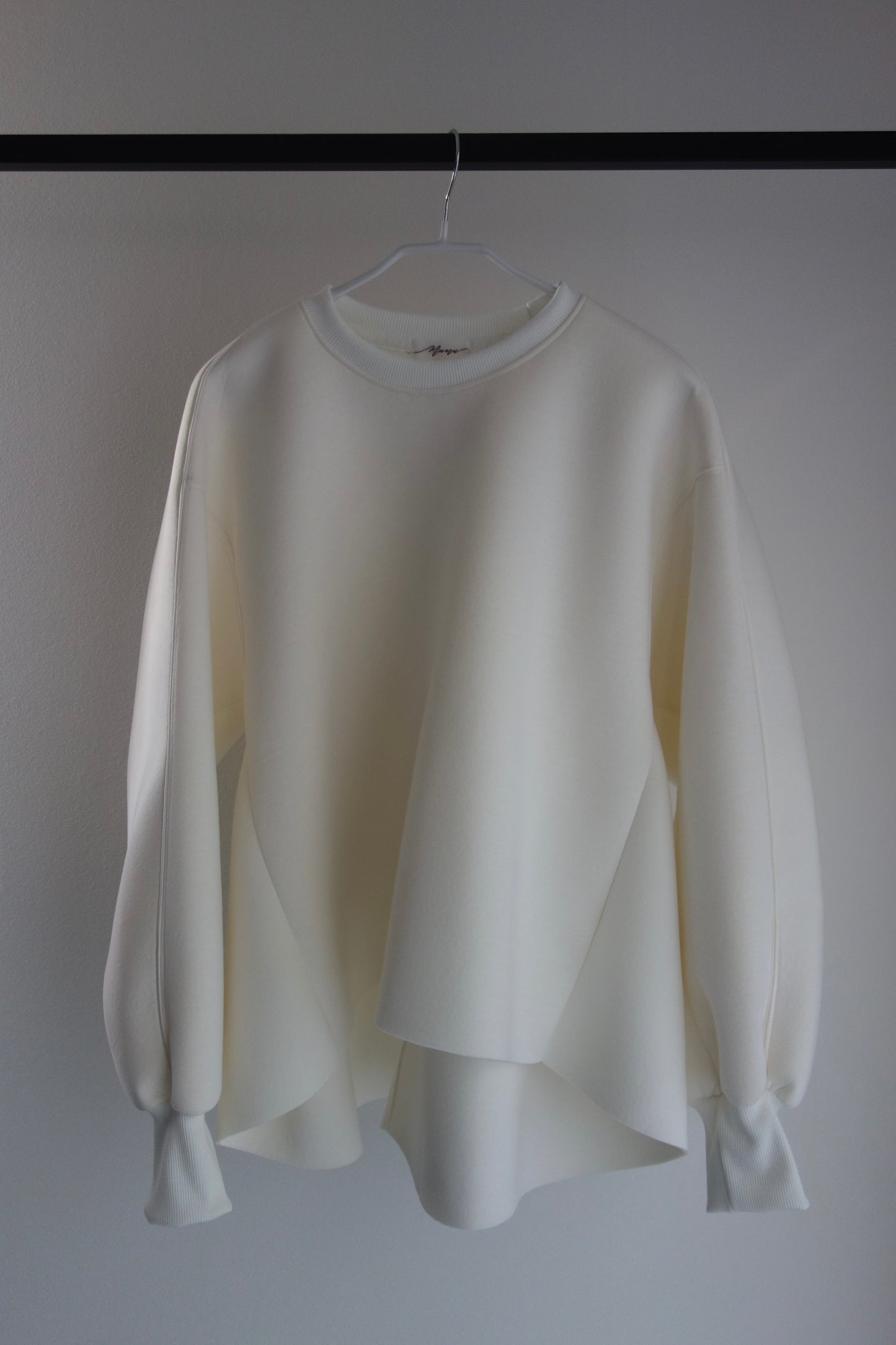 BONDING SWEAT FLARE TOPS