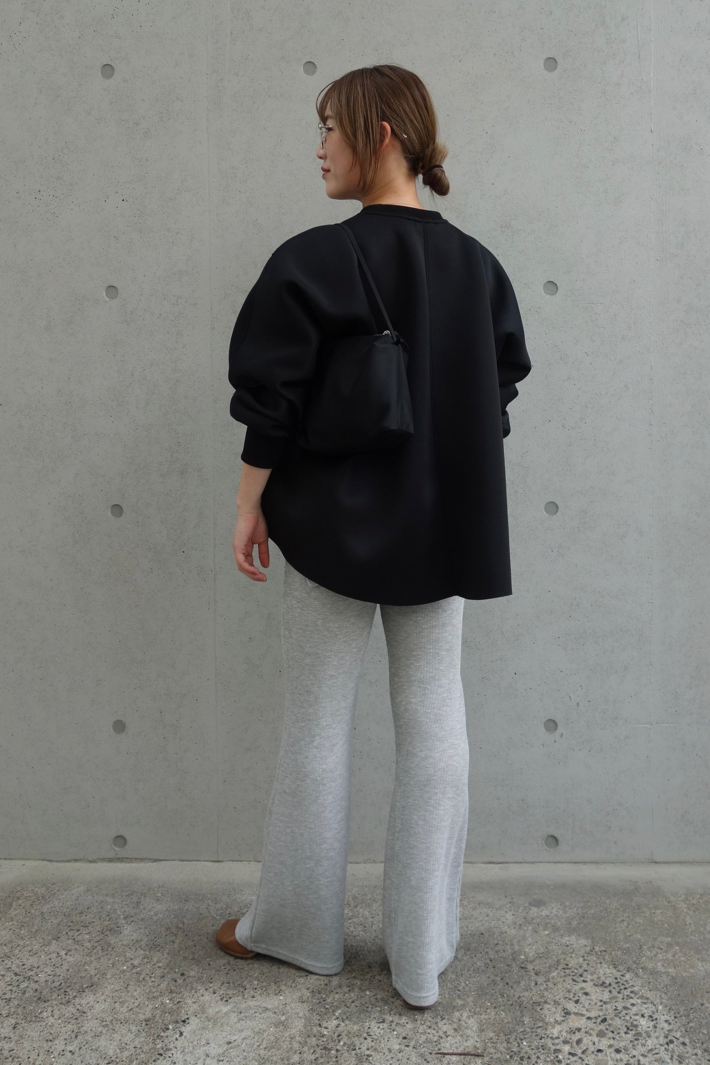 BONDING SWEAT FLARE TOPS