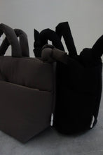 画像をギャラリービューアに読み込む, Malti puffer bag
