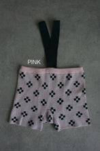画像をギャラリービューアに読み込む, Flower tile suspender short pants

