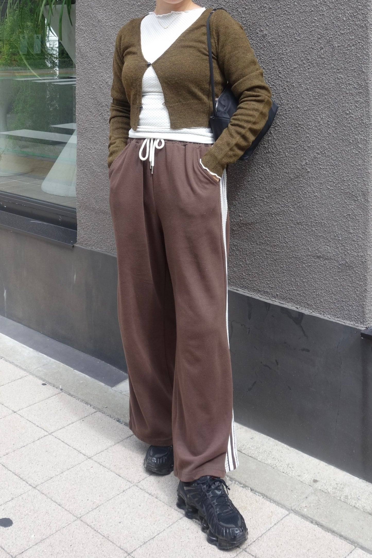 SAMPLE SALE
 / CROPPED KNIT CARDIGAN