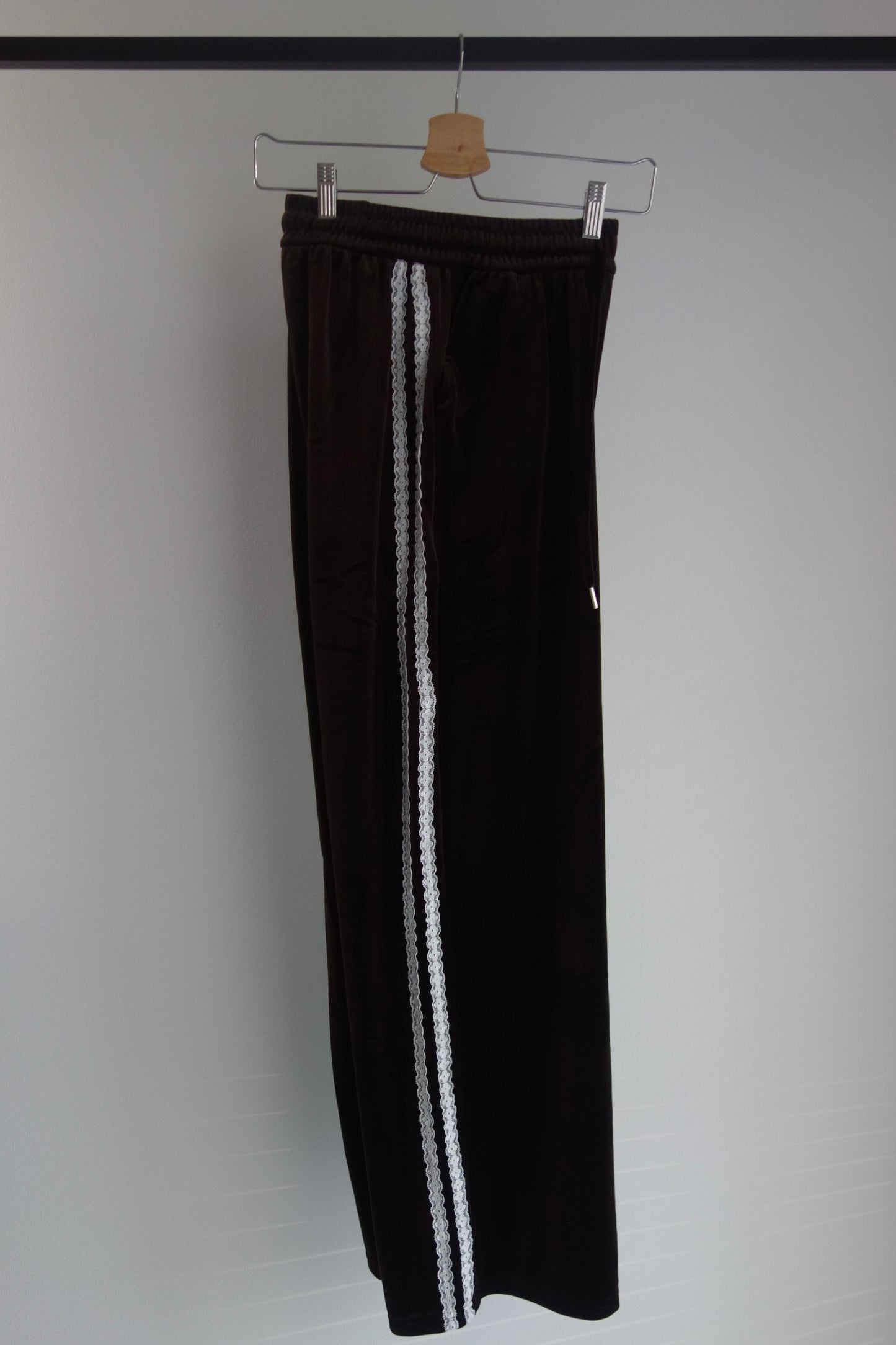 予約 / VELVET LACE PANTS