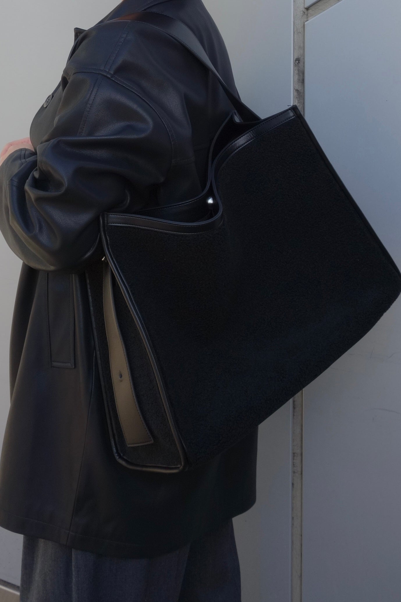LEATHER BOA TOTE