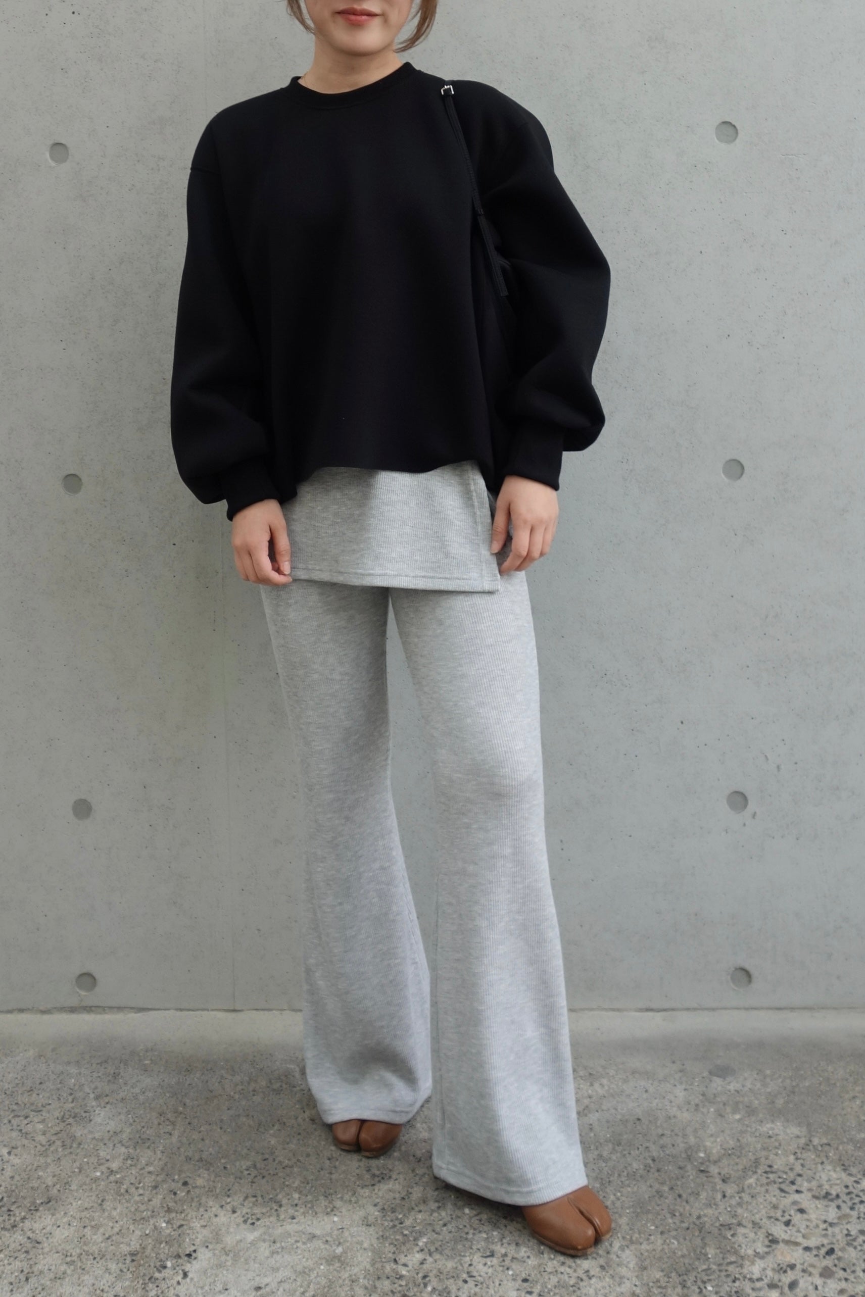 予約 / BONDING SWEAT FLARE TOPS – MAMU